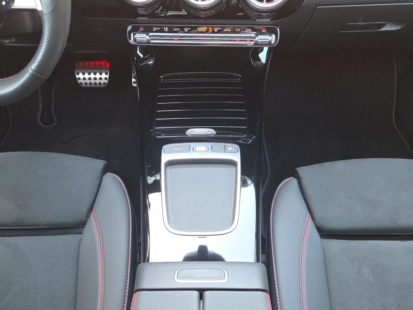 MERCEDES-BENZ A 220 Berline 4Matic 8G-DCT-image-13