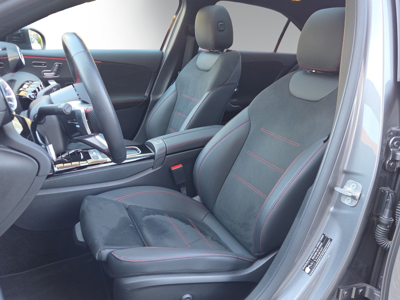 MERCEDES-BENZ A 220 Berline 4Matic 8G-DCT-image-7