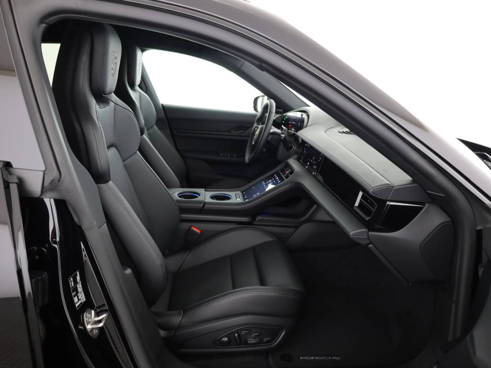 PORSCHE Taycan Sport Turismo Black Edition-image-14