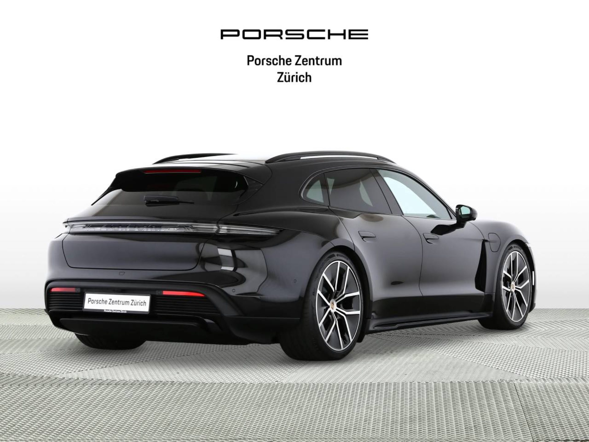 PORSCHE Taycan Sport Turismo Black Edition-image-5