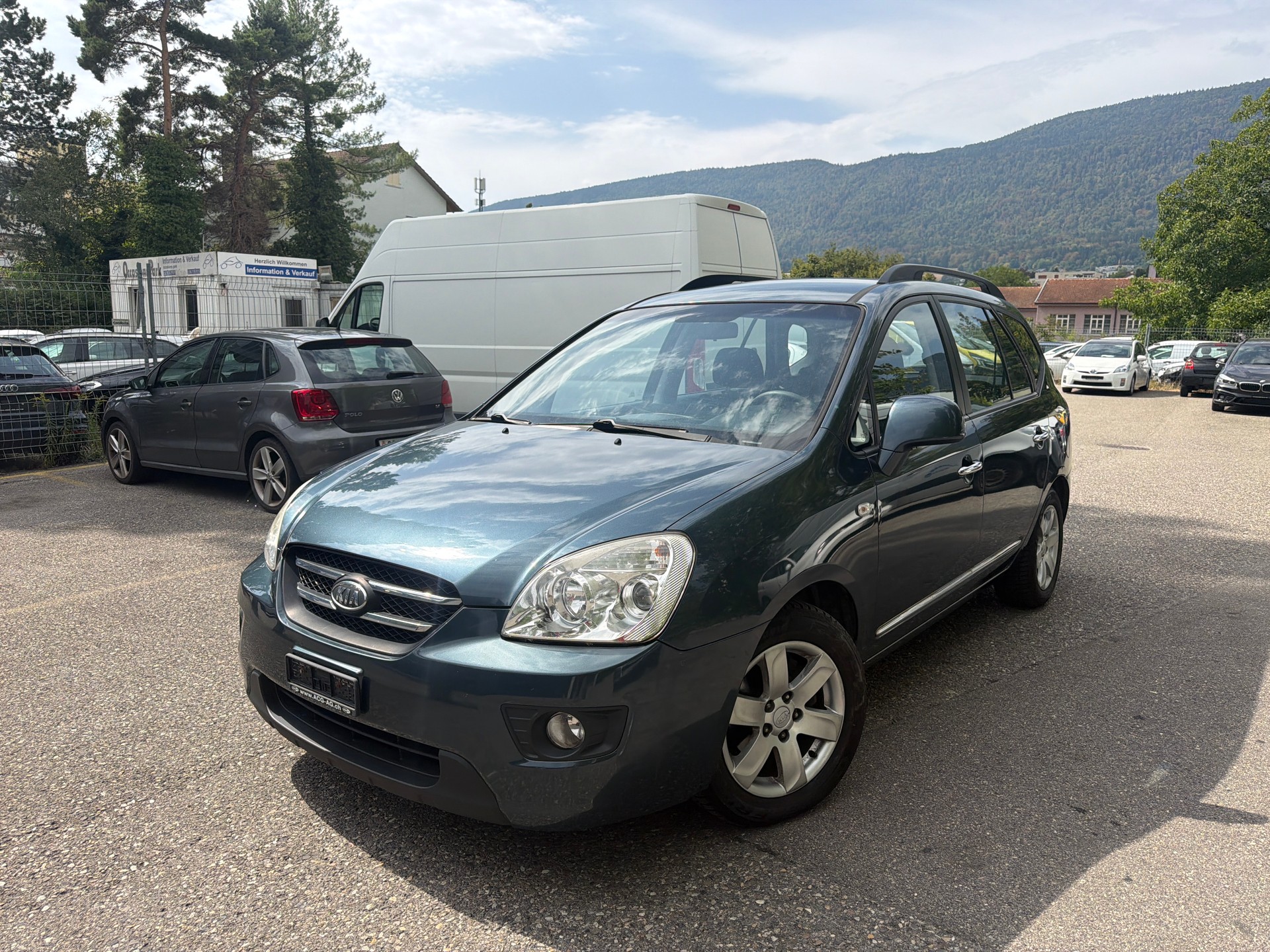 KIA Carens 2.0 CVVT Trend ** 07x Sitzplätze ** Klima-auto ** Sitzheizung ** 12x Airbag ** Letzte MFK 20.03.2024-image-0