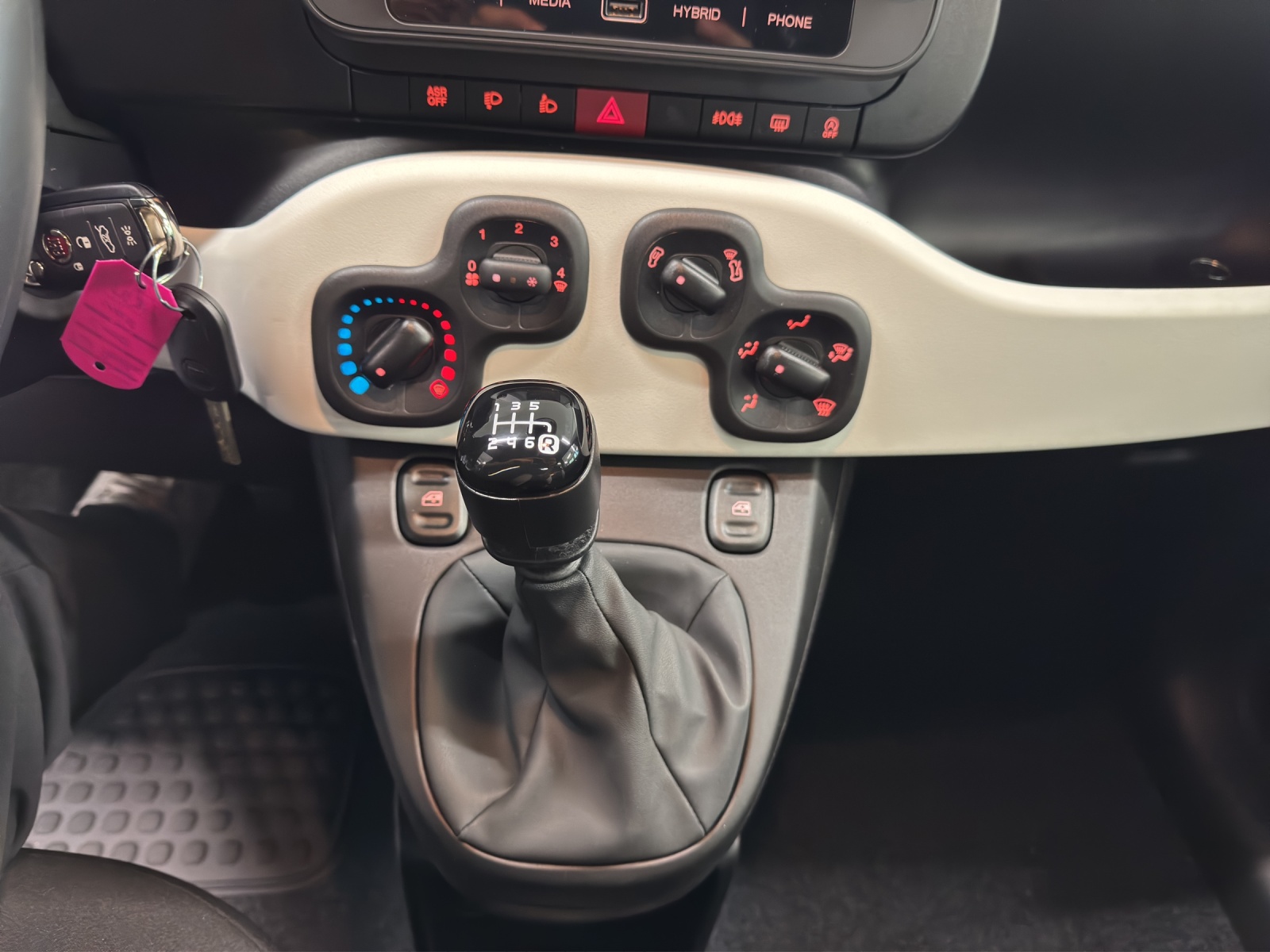 FIAT Pandina 1.0 MHEV Cross-image-13