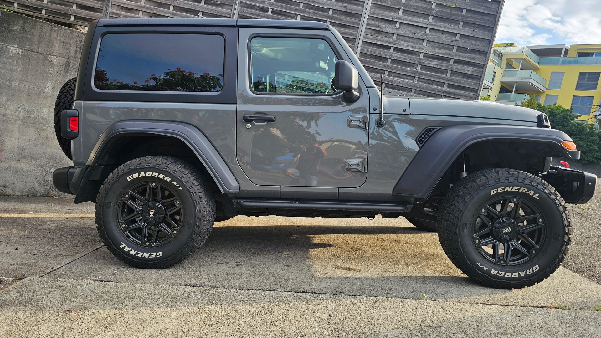 JEEP Wrangler 2.0 Unlimited Sport Automatic-image-0