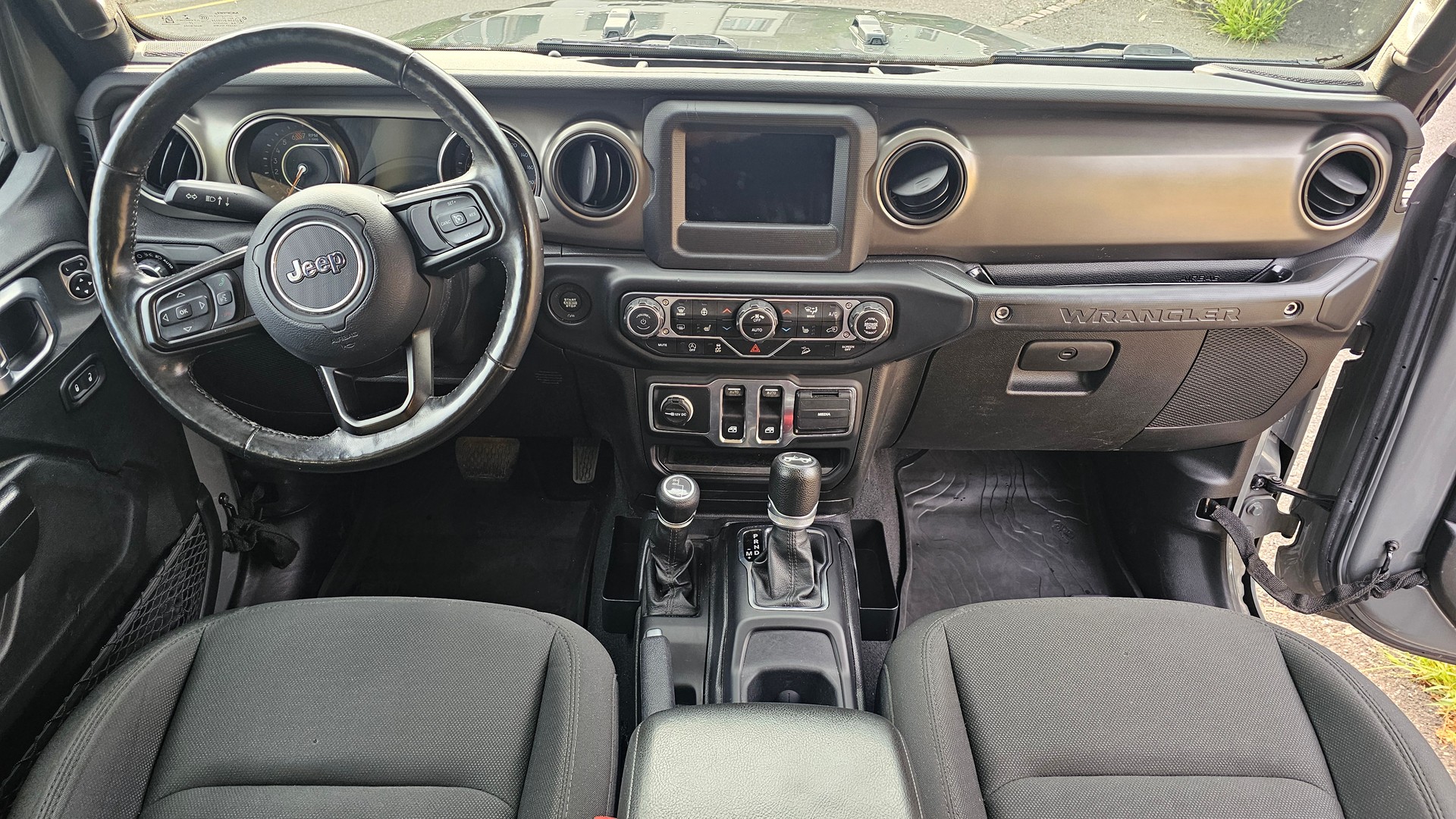 JEEP Wrangler 2.0 Unlimited Sport Automatic-image-7