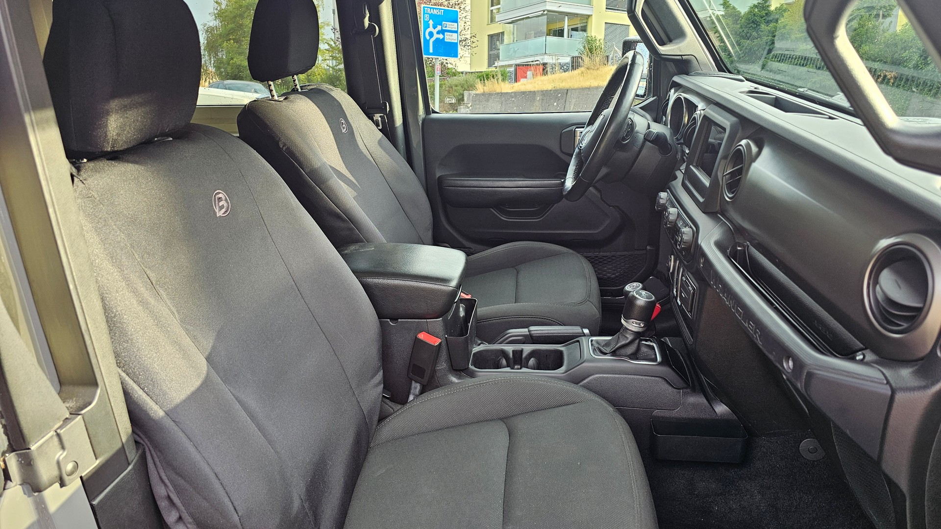 JEEP Wrangler 2.0 Unlimited Sport Automatic-image-8