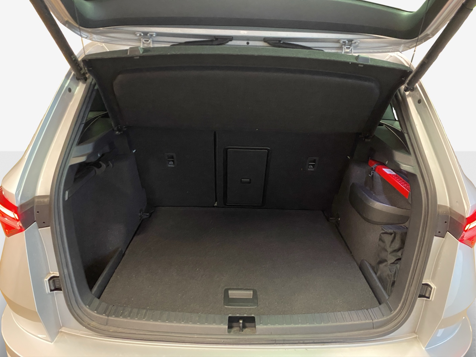 SKODA Karoq 2.0 TSI SportLine 4x4 DSG-image-12