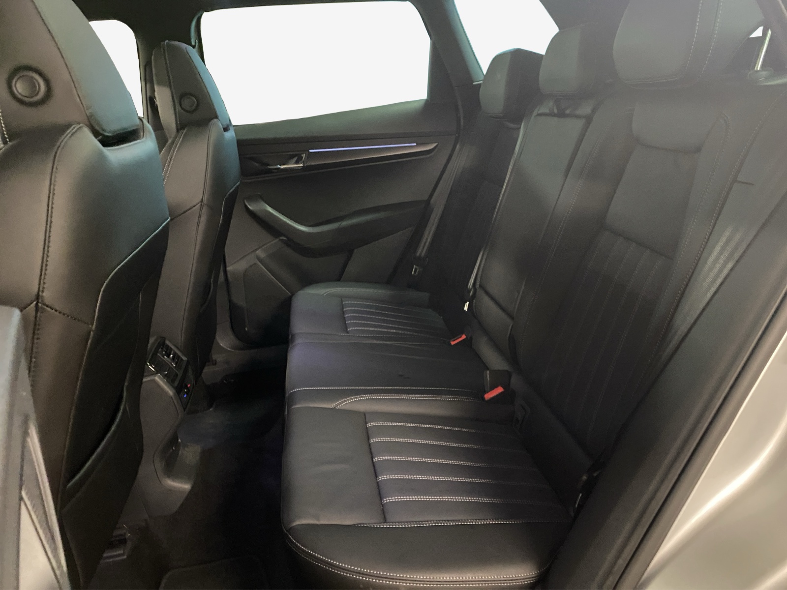 SKODA Karoq 2.0 TSI SportLine 4x4 DSG-image-11