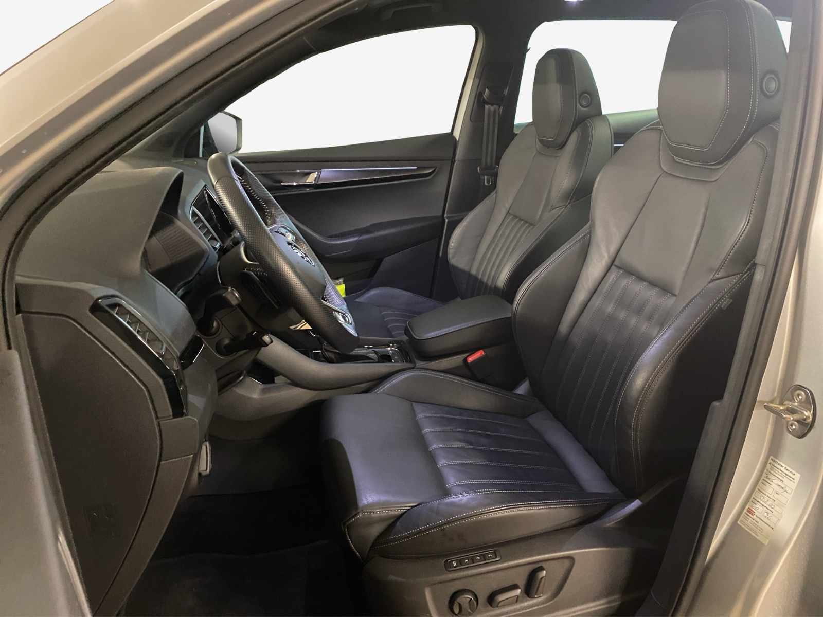 SKODA Karoq 2.0 TSI SportLine 4x4 DSG-image-7