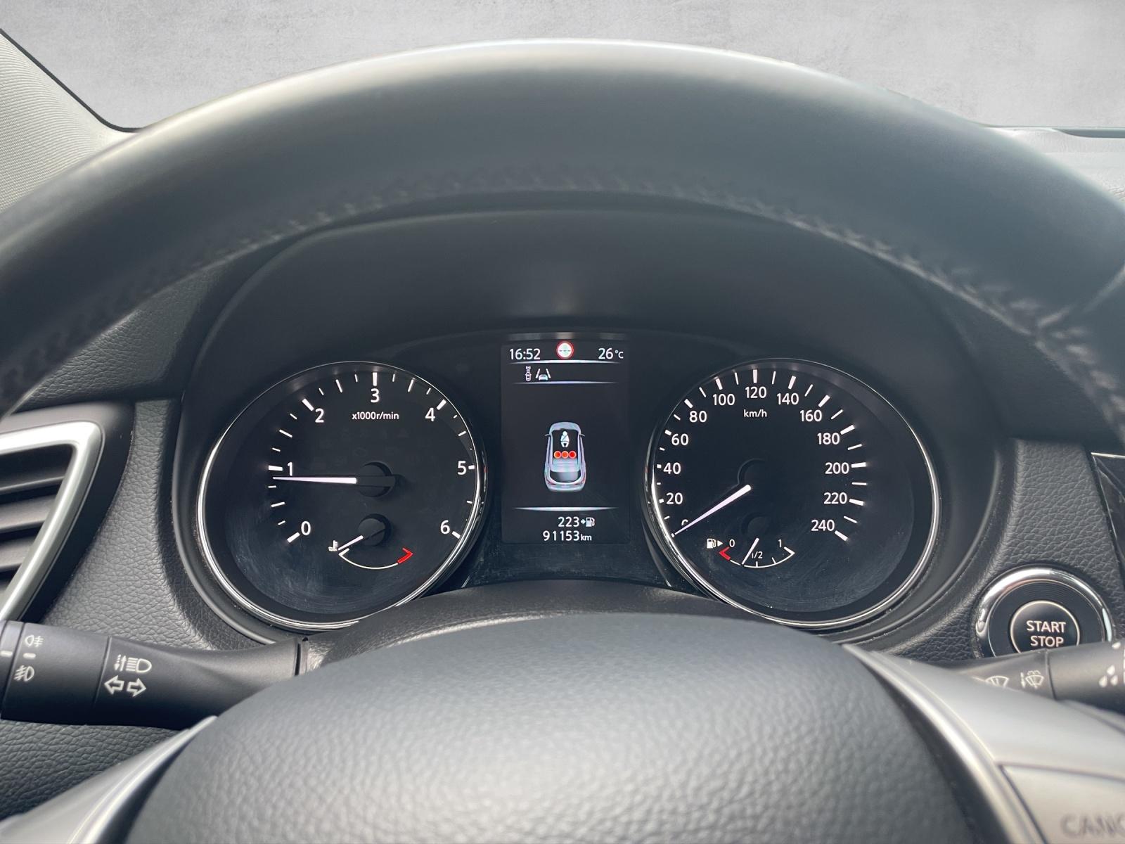 NISSAN Qashqai 1.6 dCi Tekna 4x4-image-14