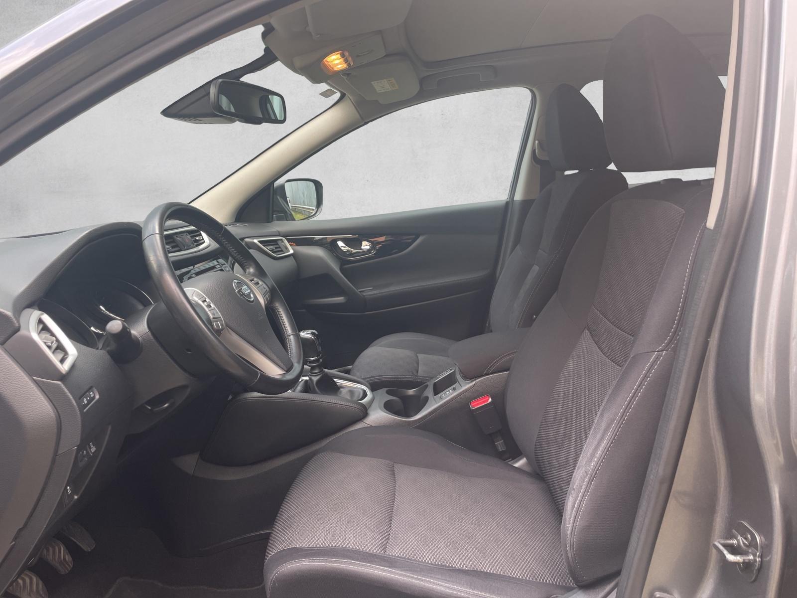 NISSAN Qashqai 1.6 dCi Tekna 4x4-image-9