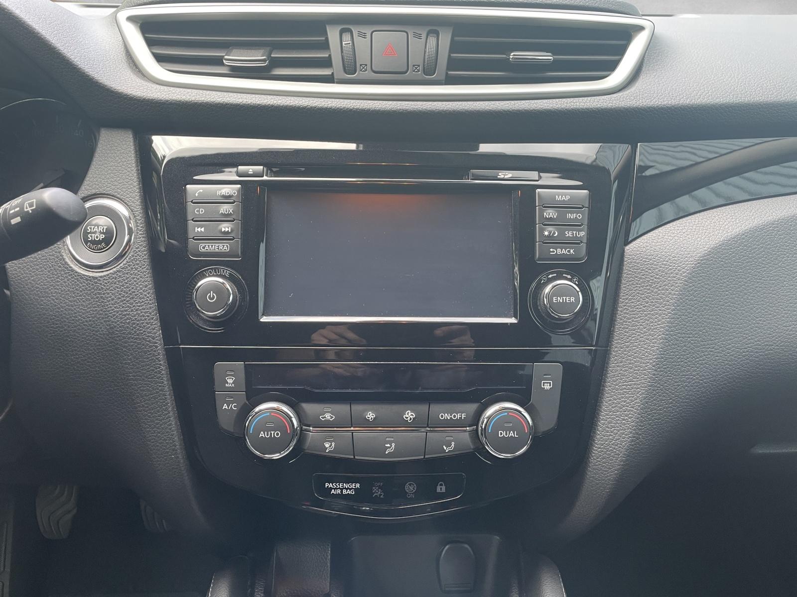 NISSAN Qashqai 1.6 dCi Tekna 4x4-image-12