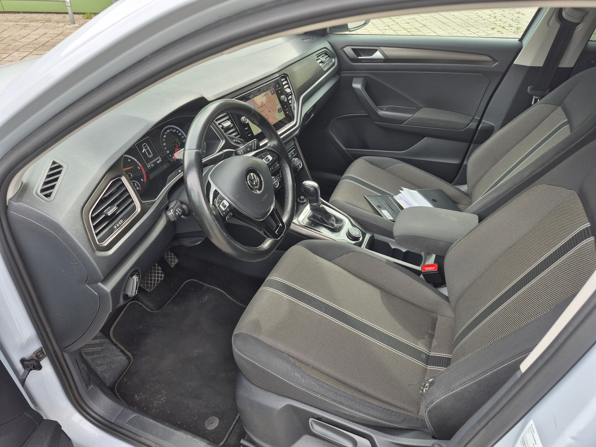 VW T-Roc 2.0 TDI SCR Advance DSG 4Motion-image-8