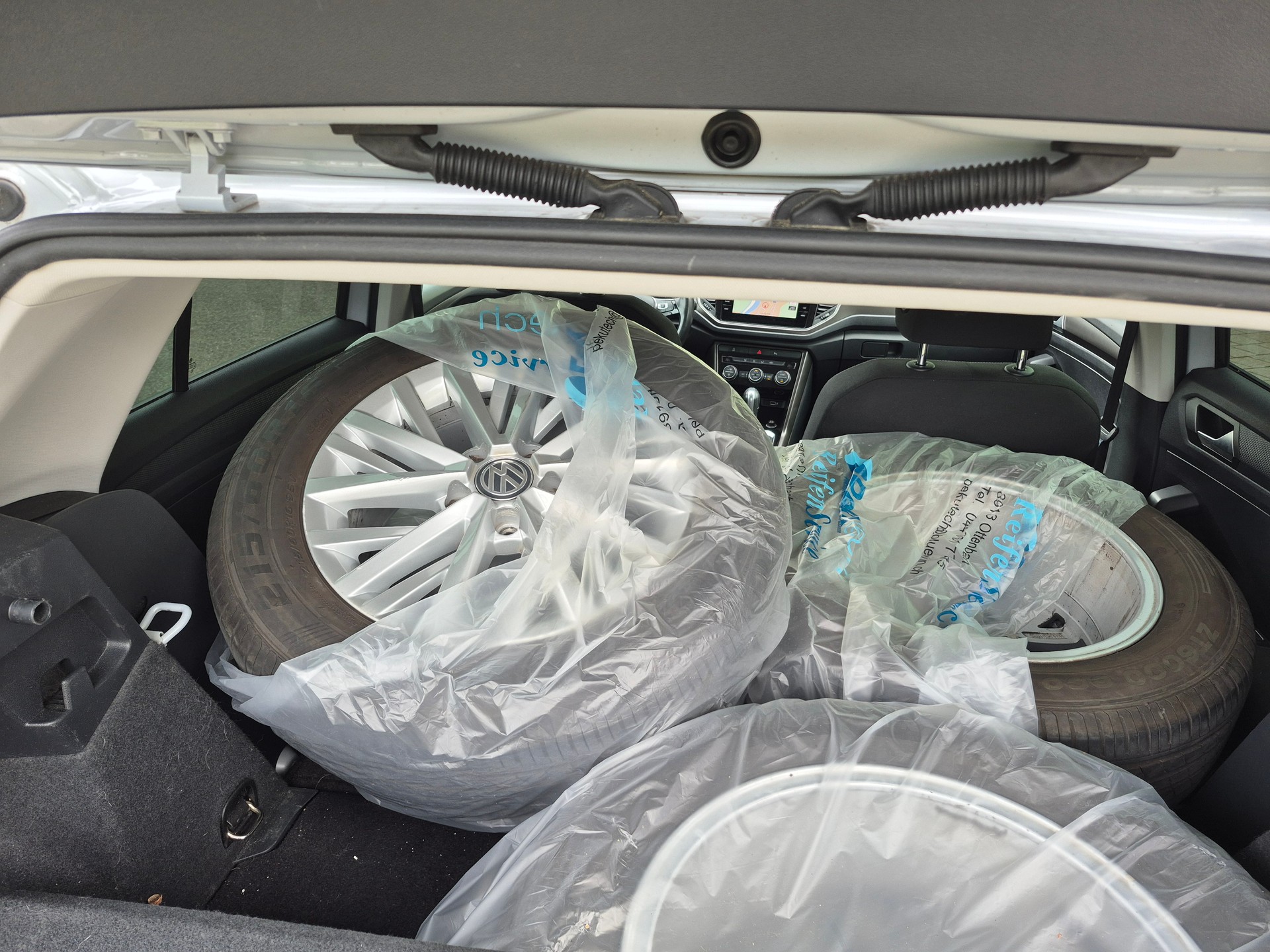 VW T-Roc 2.0 TDI SCR Advance DSG 4Motion-image-9