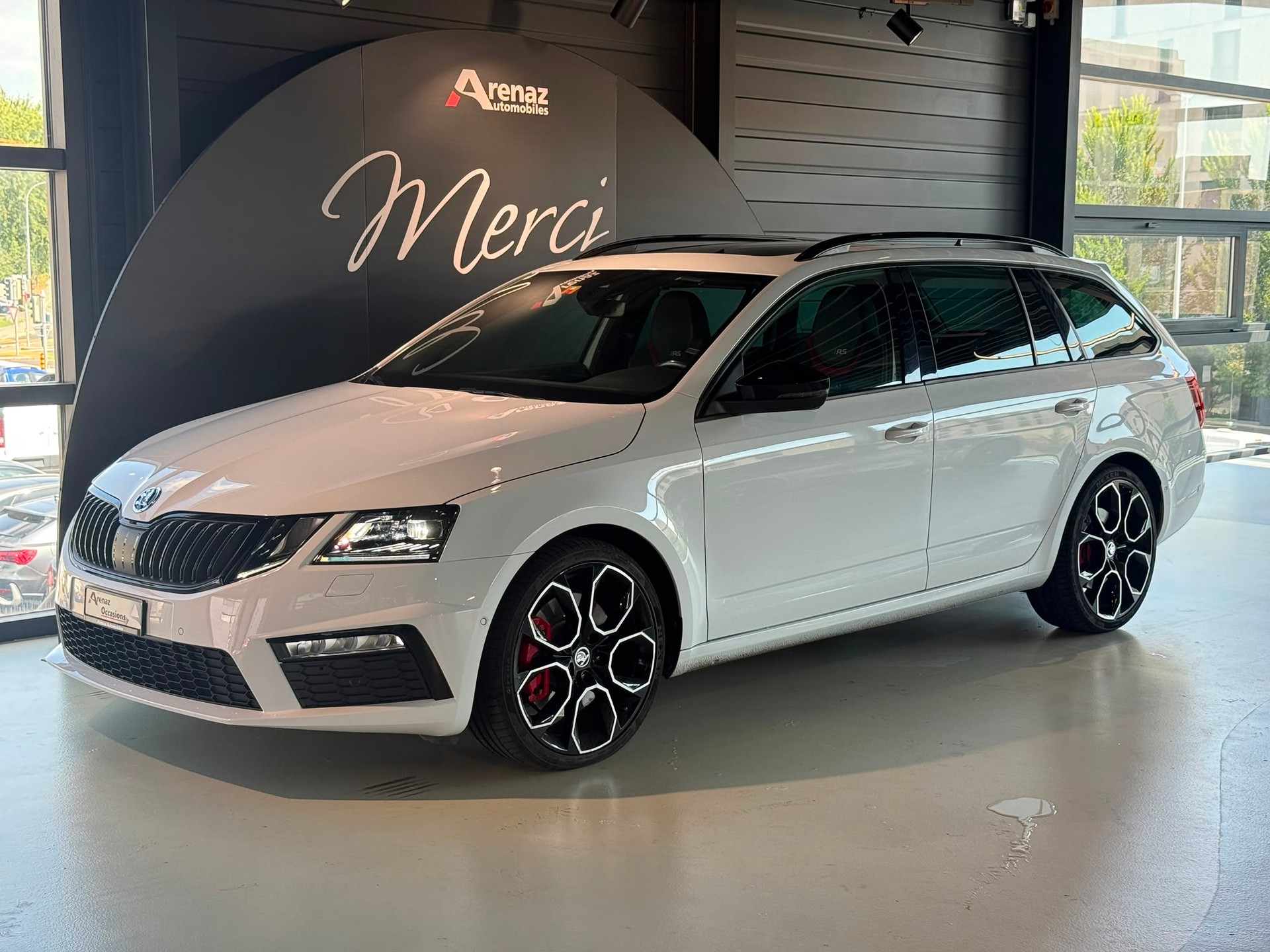 SKODA Octavia Combi 2.0 TSI RS DSG-image-2