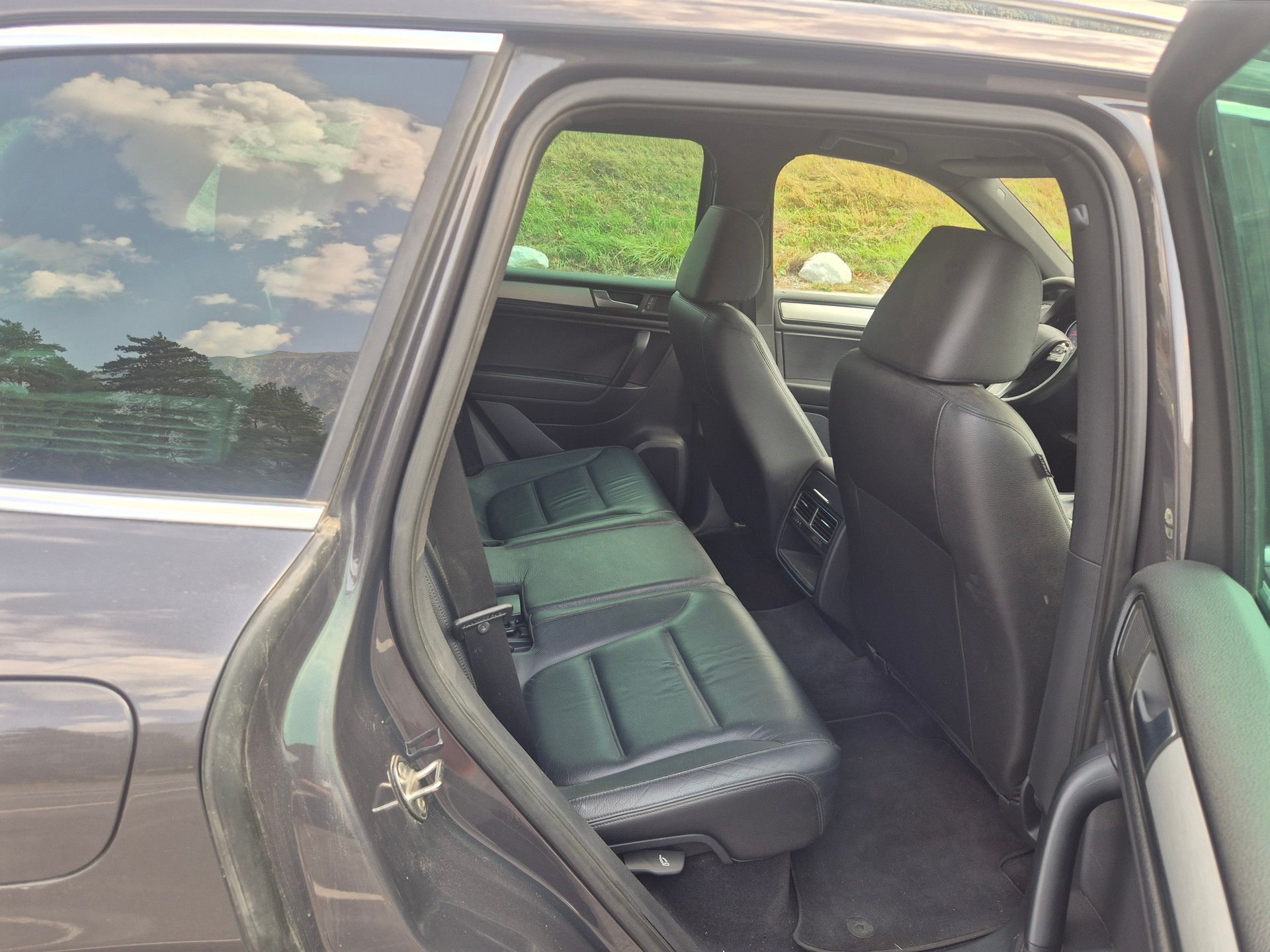 VW Touareg 3.0 TDI BlueMotion Technology Tiptronic-image-4