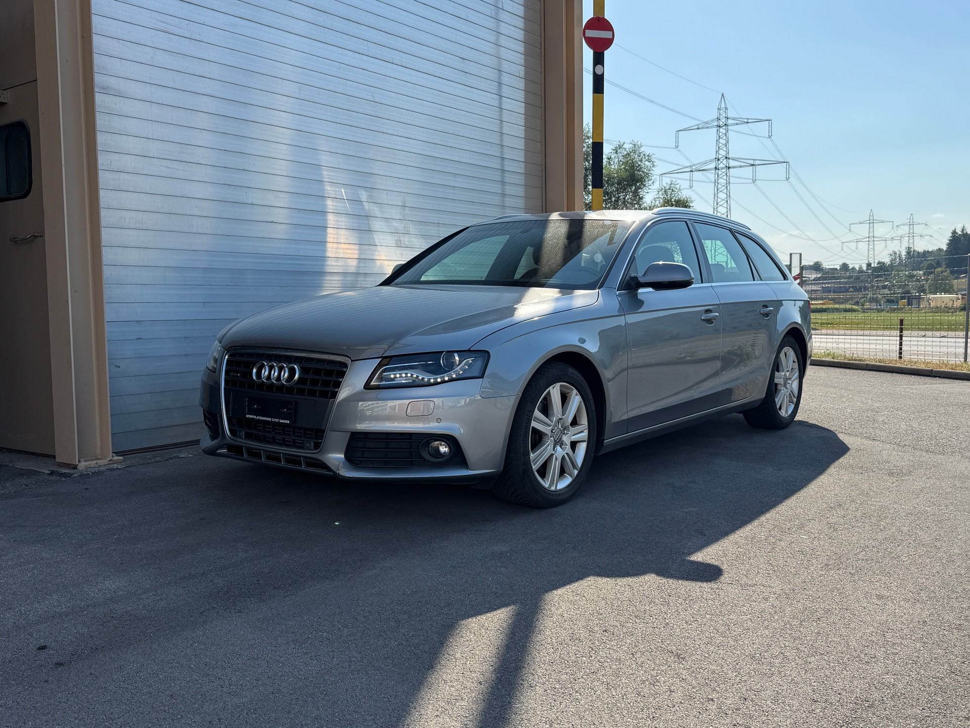 AUDI A4 Avant 2.0 TFSI quattro S-tronic-image-0