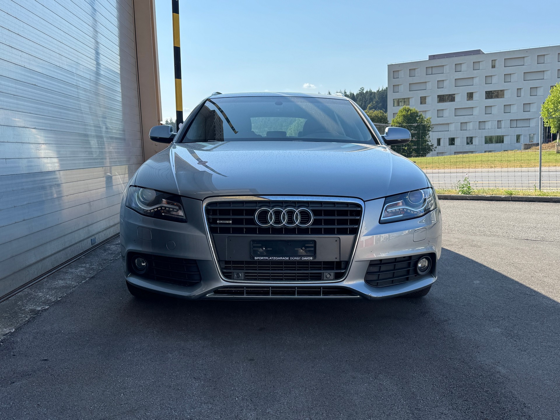AUDI A4 Avant 2.0 TFSI quattro S-tronic-image-1