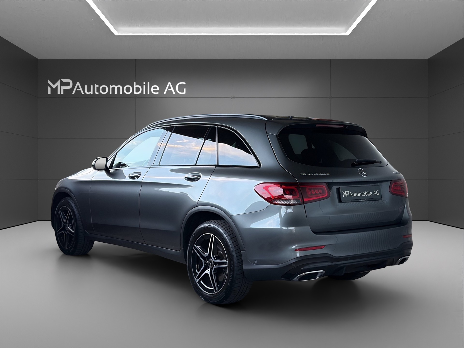 MERCEDES-BENZ GLC 220 d AMG Line 4Matic 9G-Tronic-image-4