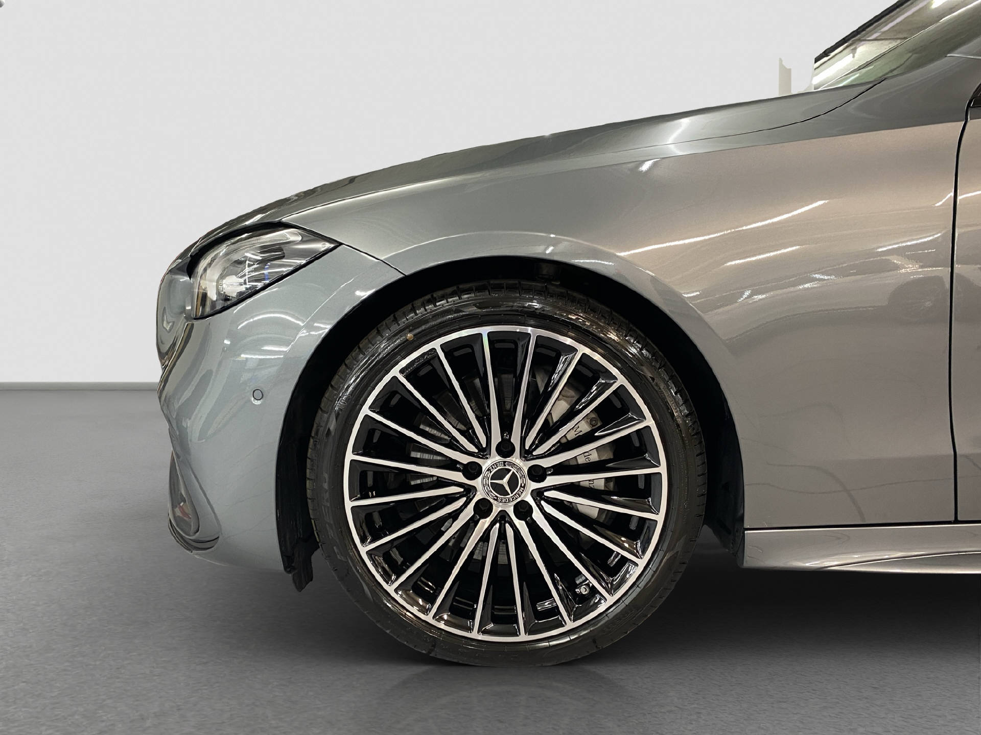 MERCEDES-BENZ C 200 AMG Line 4MATIC-image-5