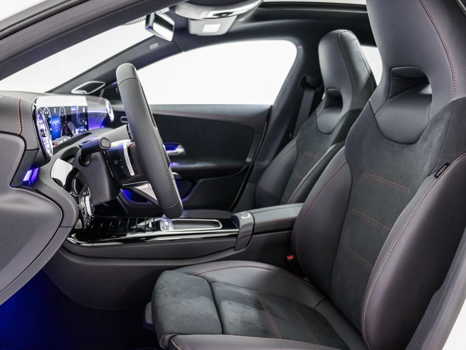 MERCEDES-BENZ CLA 220 d SB-image-6