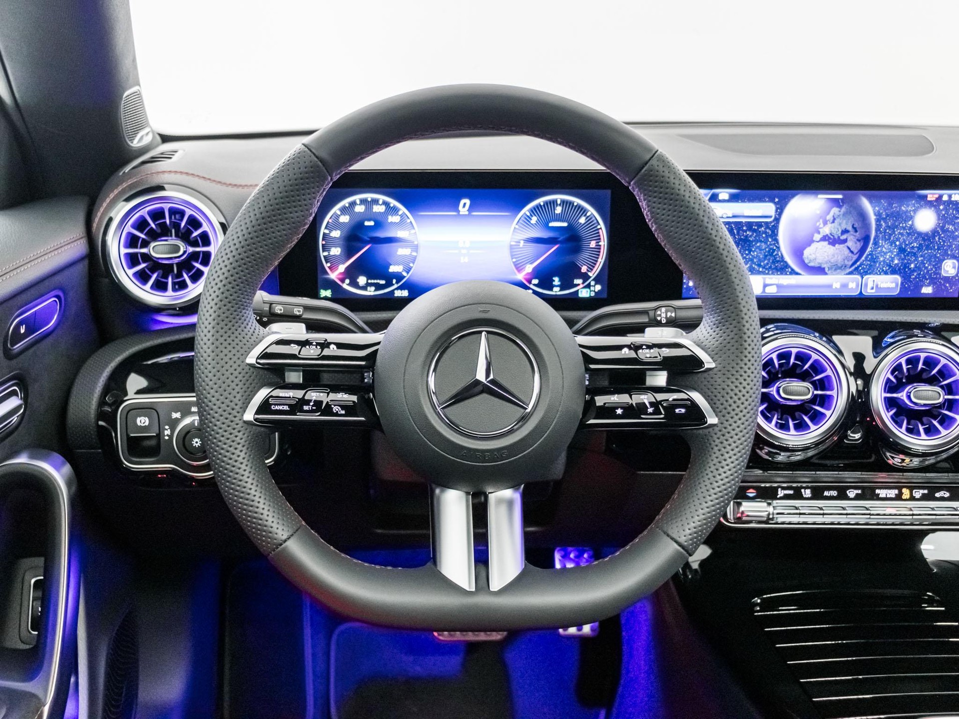 MERCEDES-BENZ CLA 220 d SB-image-10