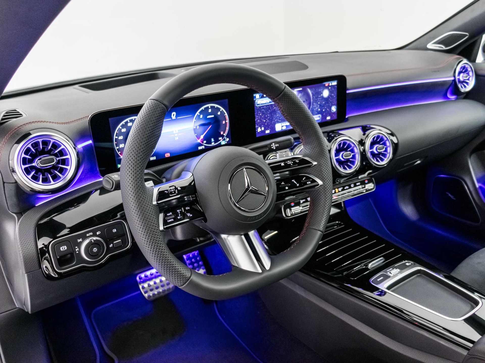 MERCEDES-BENZ CLA 220 d SB-image-9