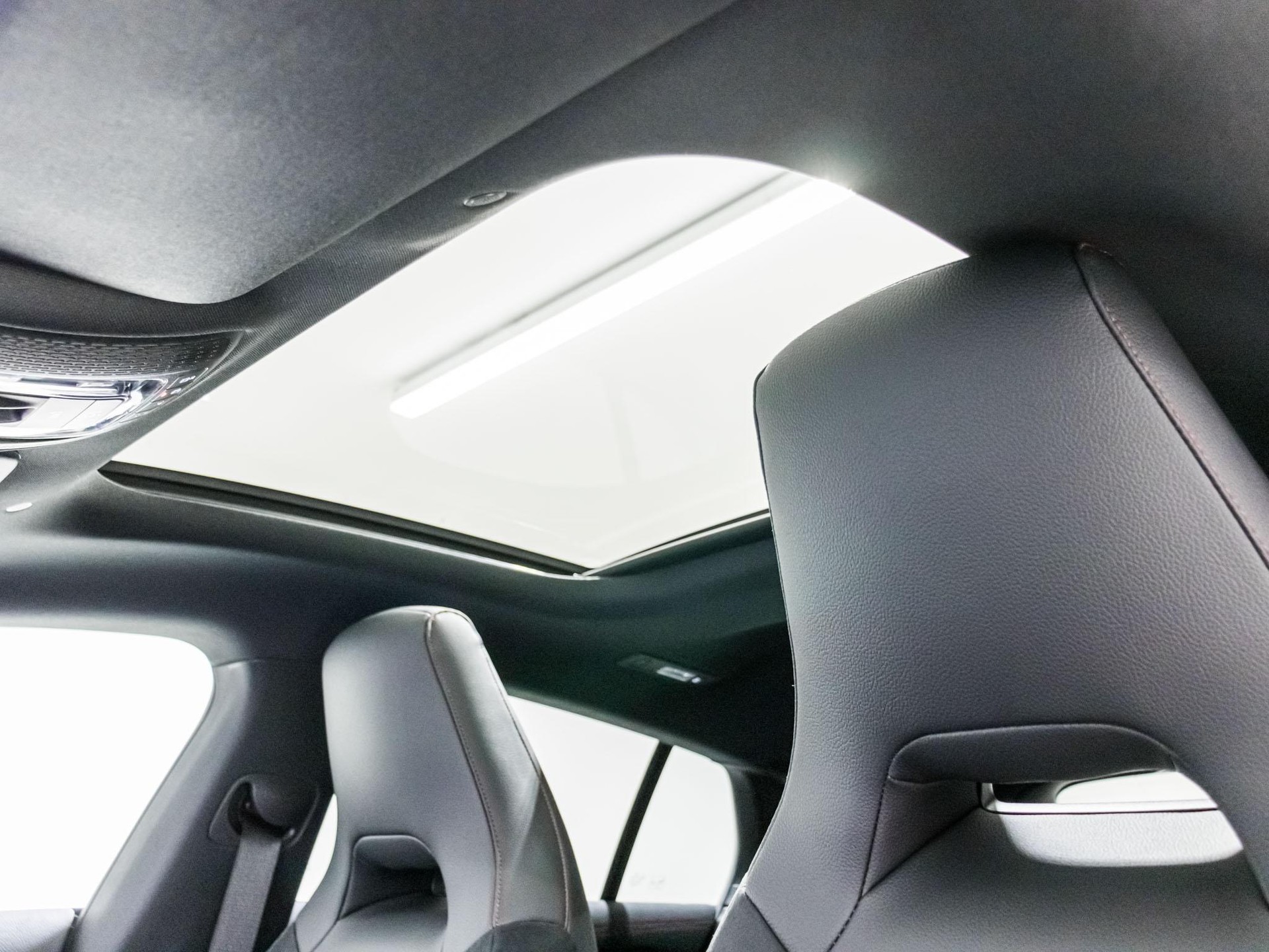 MERCEDES-BENZ CLA 220 d SB-image-8