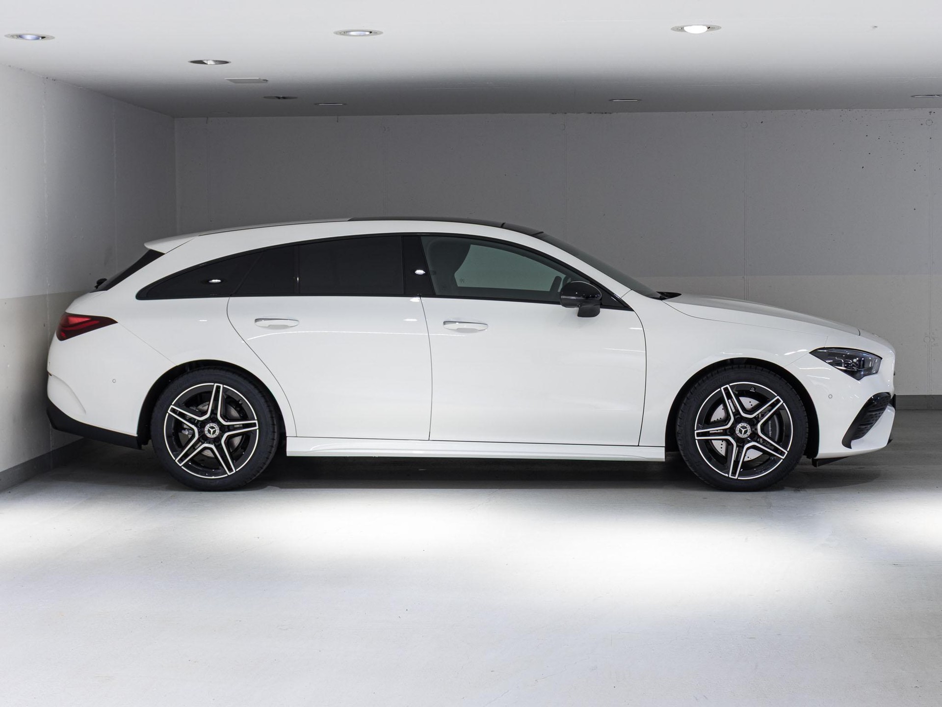 MERCEDES-BENZ CLA 220 d SB-image-1