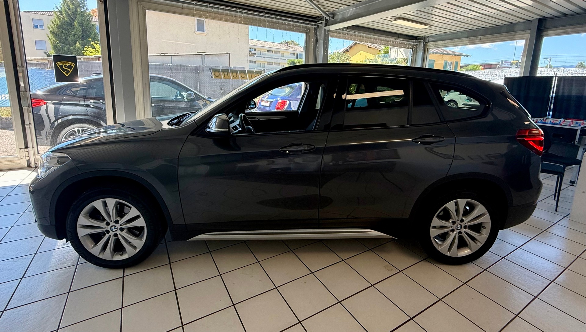 BMW X1 xDrive 20i xLine Steptronic-image-5