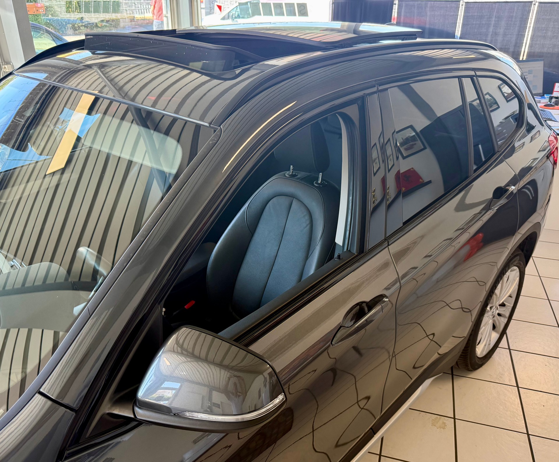 BMW X1 xDrive 20i xLine Steptronic-image-4