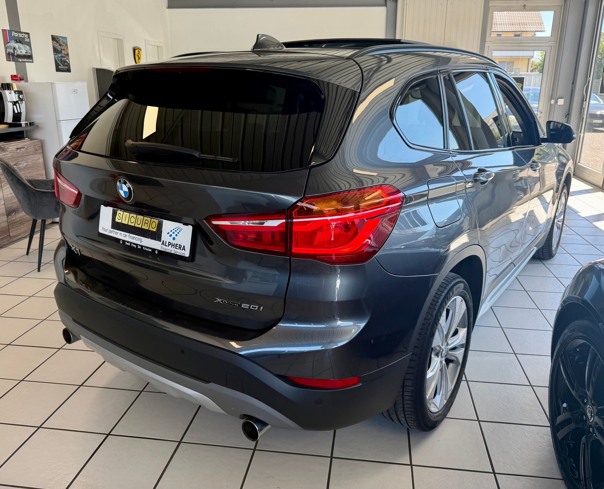 BMW X1 xDrive 20i xLine Steptronic-image-9