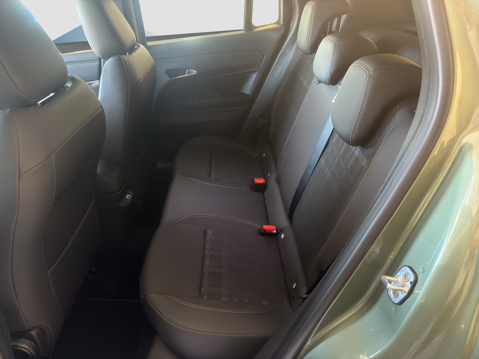 JEEP AVENGER 1.2 MHEV 85th Anniv-image-7