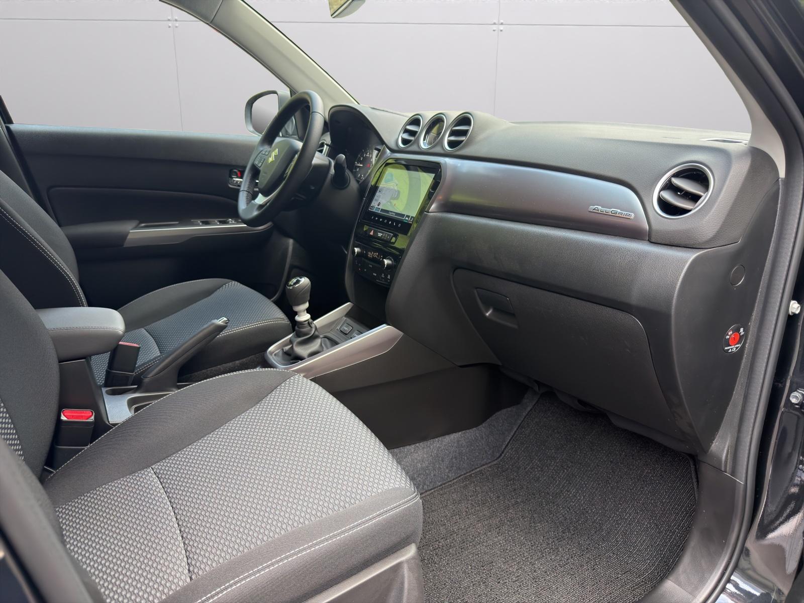 SUZUKI Vitara 1.4 T Compact+ Hybrid 4x4-image-12