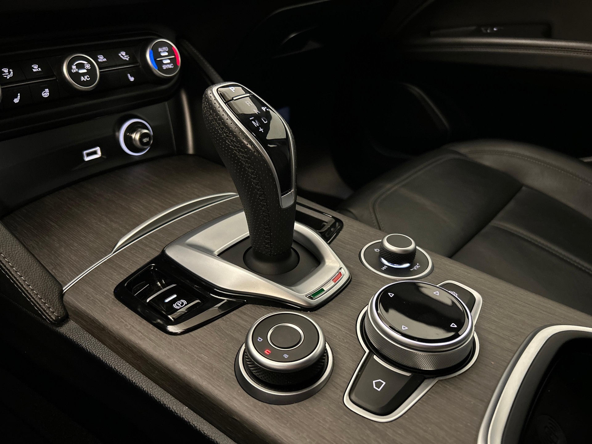 ALFA ROMEO Stelvio 2.0 Q4 280 Ti-image-13