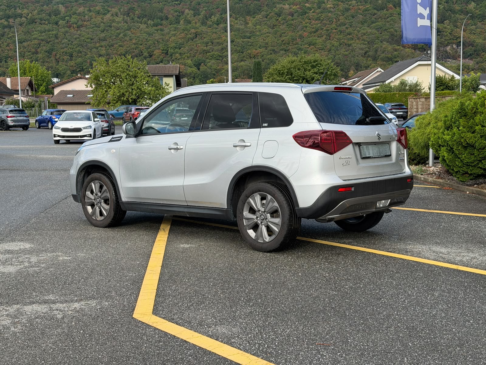 SUZUKI Vitara 1.4 Boosterjet Compact + Hybrid Automatic-image-2