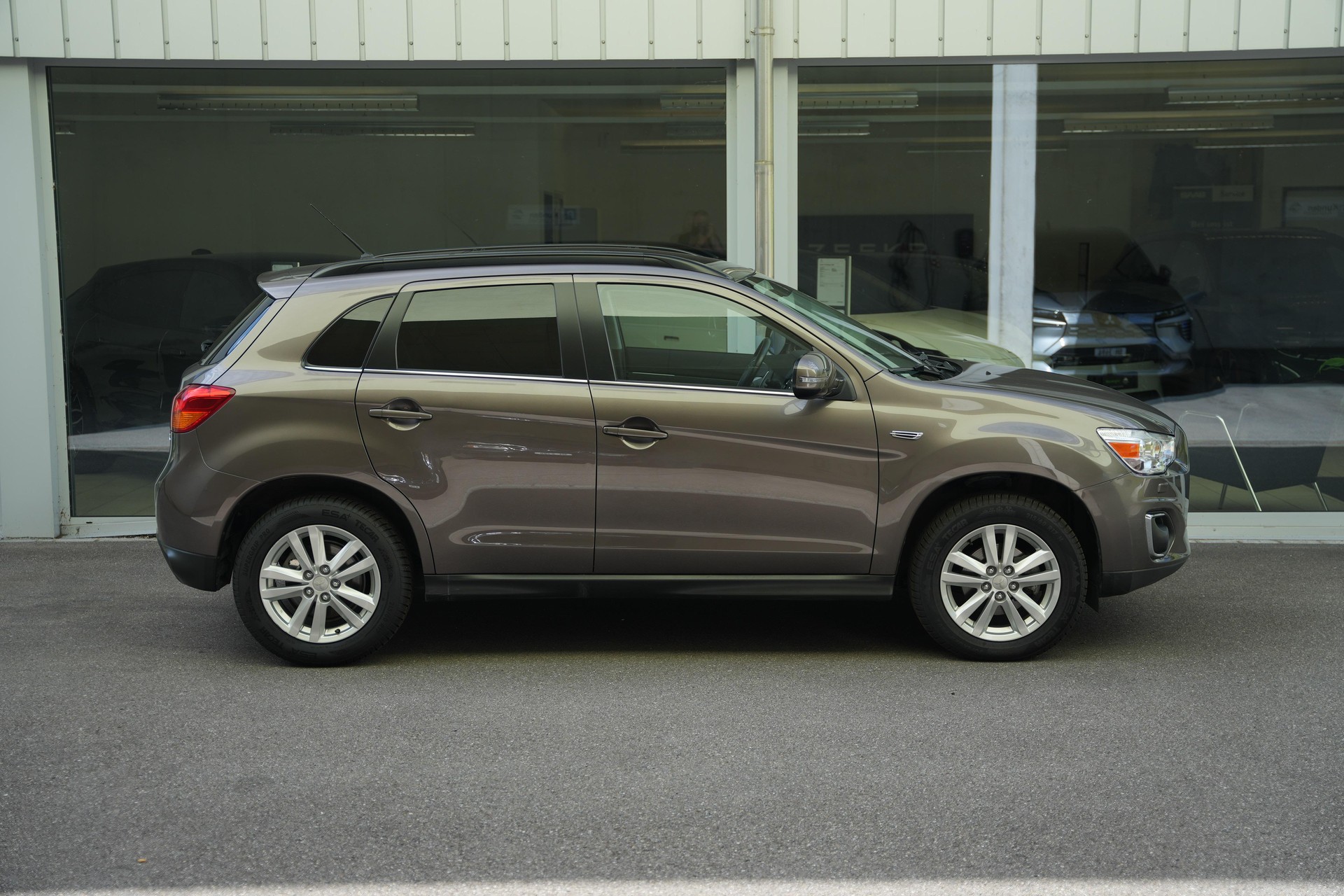 MITSUBISHI ASX 2.2 DID Navigator 4x4-image-1