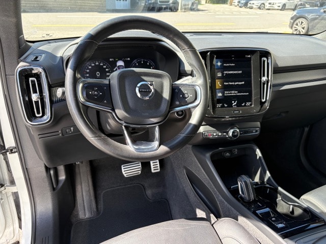 VOLVO XC40 2.0 B4 MH R-Design AWD-image-5