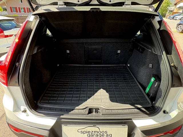 VOLVO XC40 2.0 B4 MH R-Design AWD-image-15