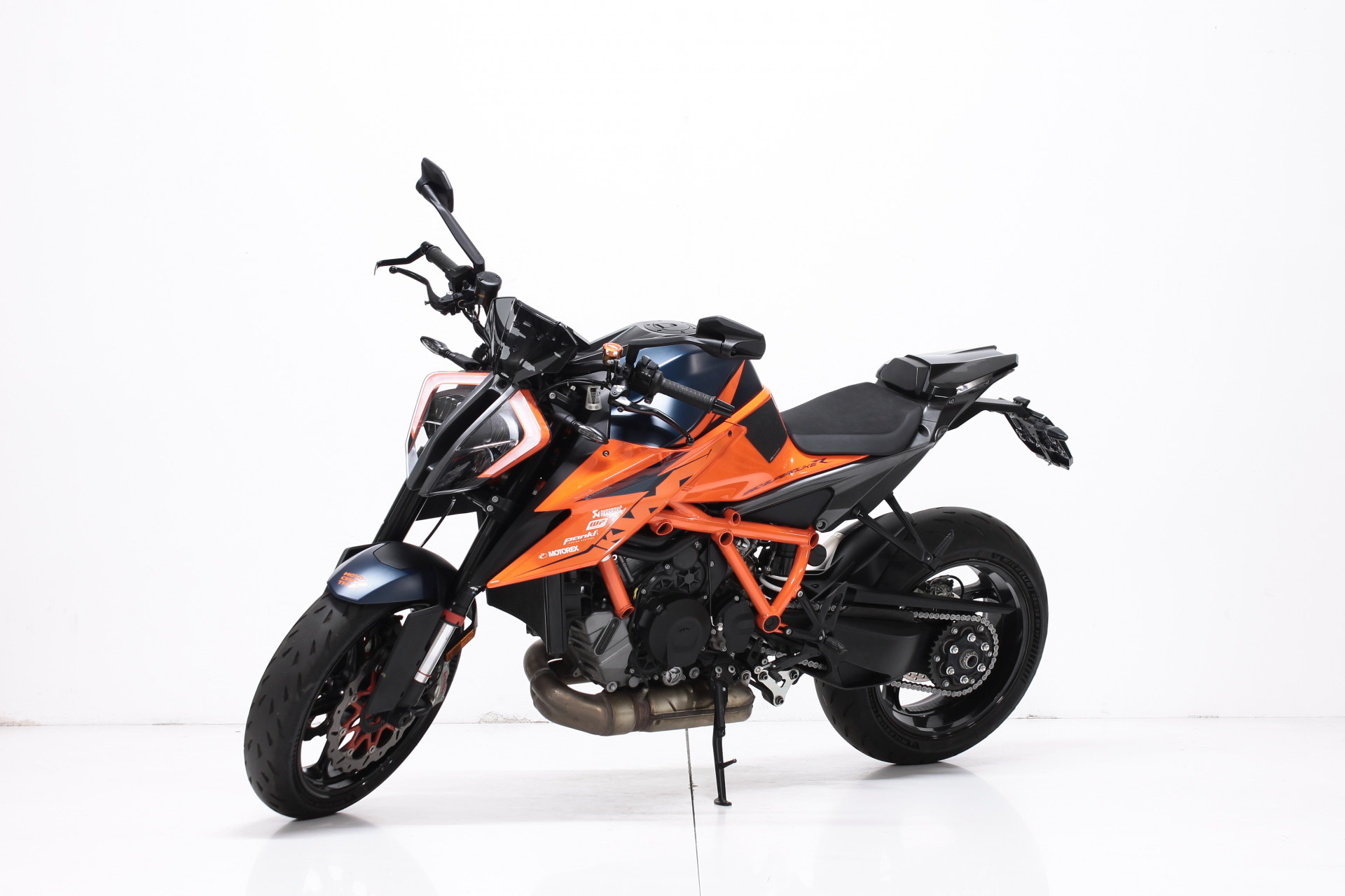 KTM 1290 Super Duke R-showroom-element-3