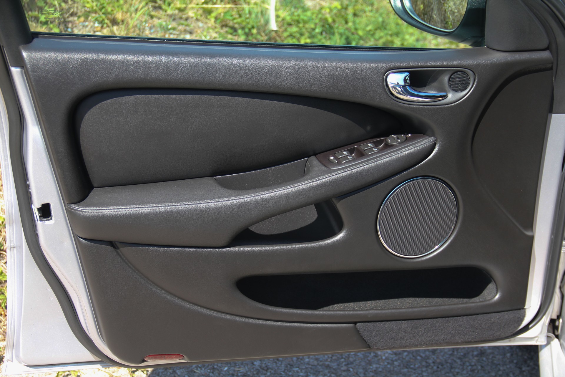 JAGUAR X-Type Estate 3.0 V6 Traction4 Sport-image-7