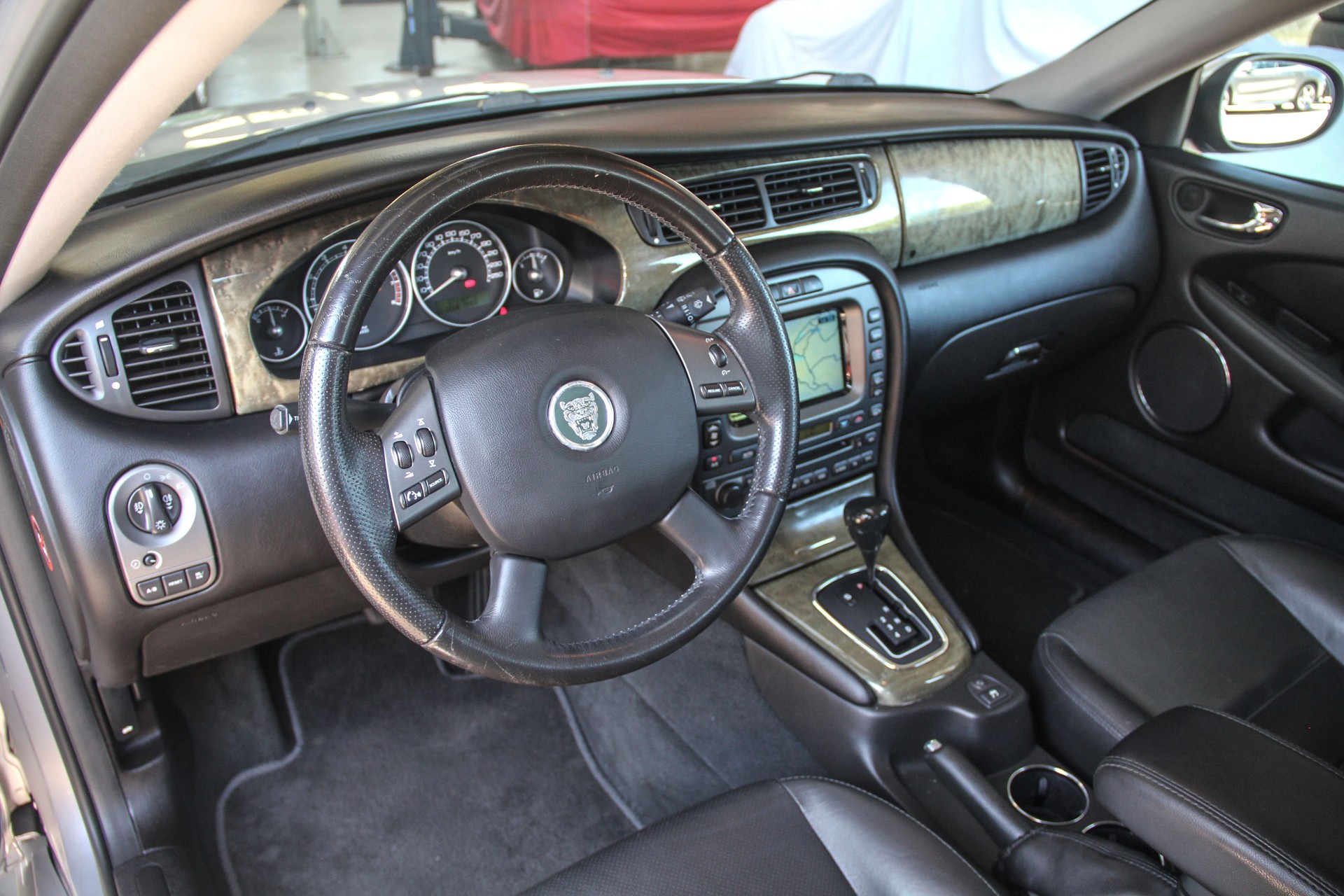 JAGUAR X-Type Estate 3.0 V6 Traction4 Sport-image-4