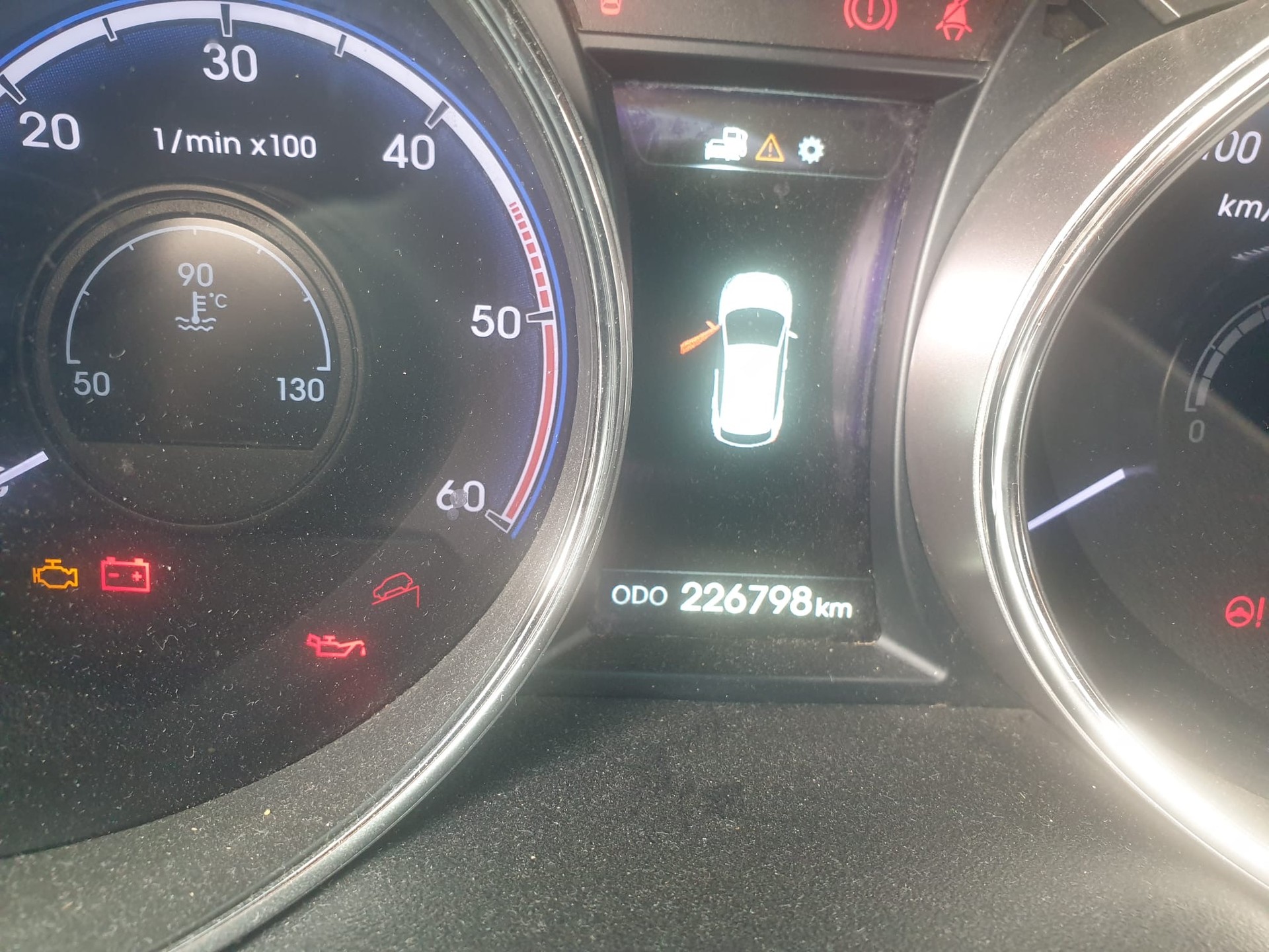 HYUNDAI iX 35 2.0 CRDi Style 4WD-image-4