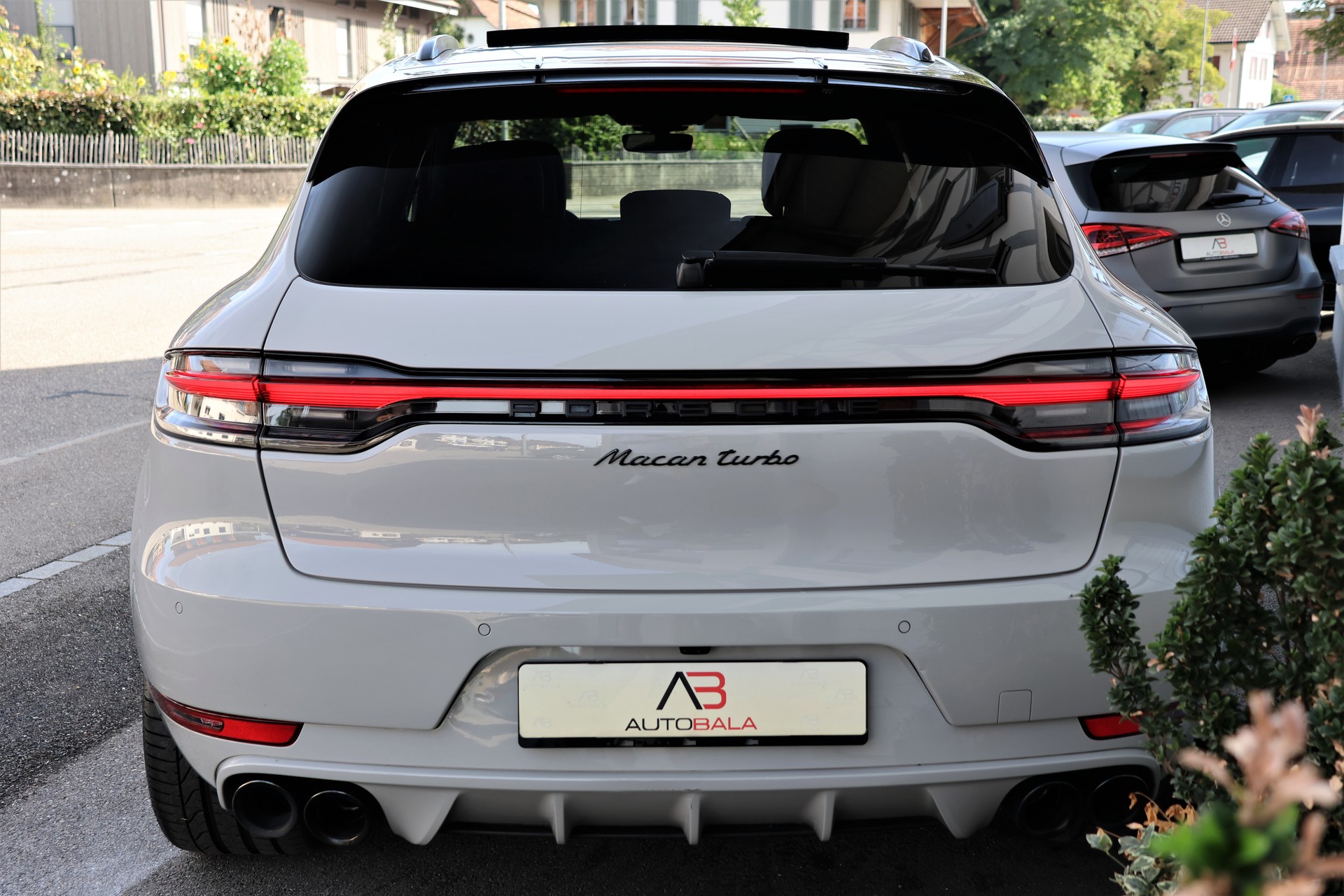 PORSCHE Macan Turbo PDK (CH)-image-5