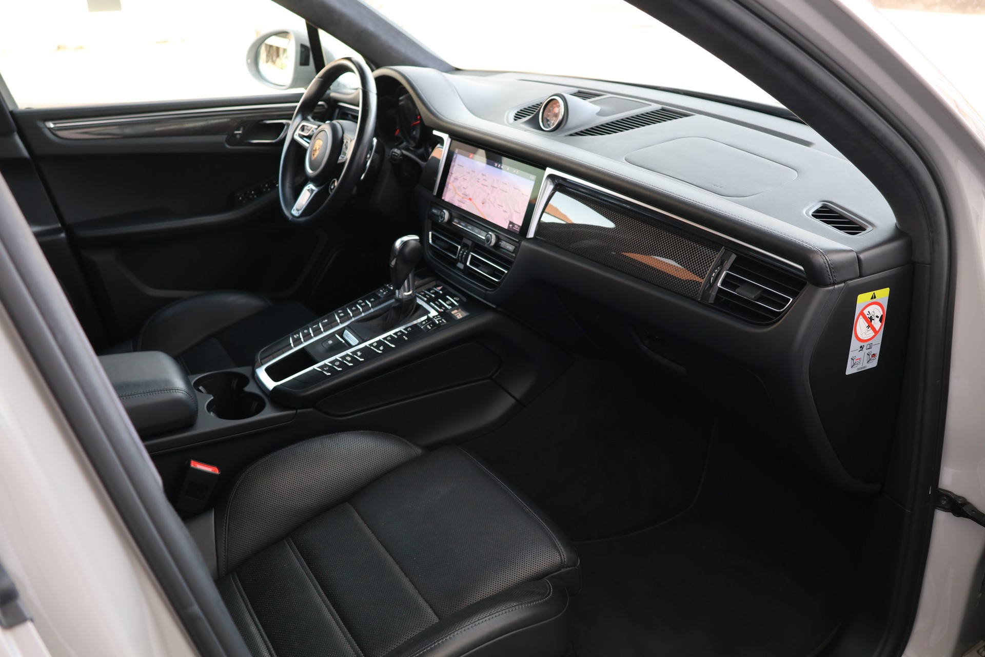 PORSCHE Macan Turbo PDK (CH)-image-19