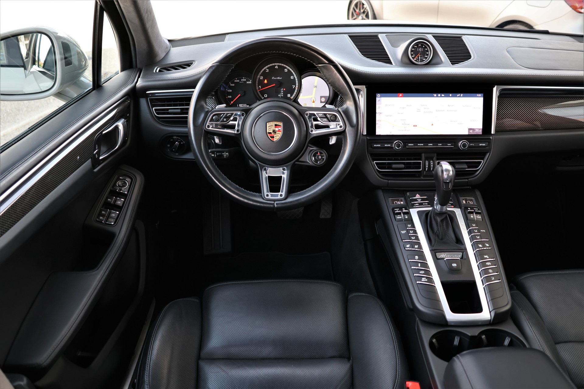 PORSCHE Macan Turbo PDK (CH)-image-14