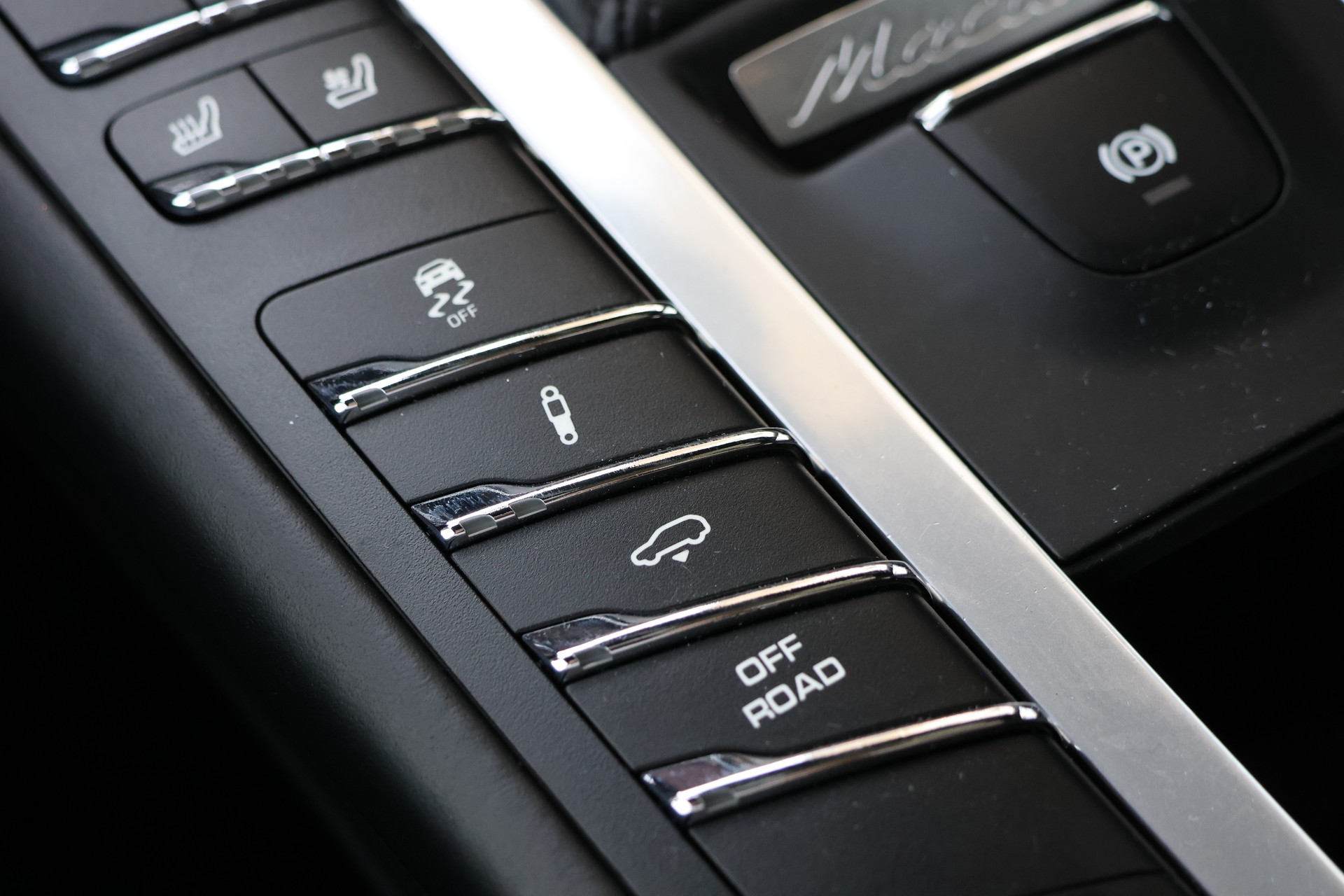 PORSCHE Macan Turbo PDK (CH)-image-29