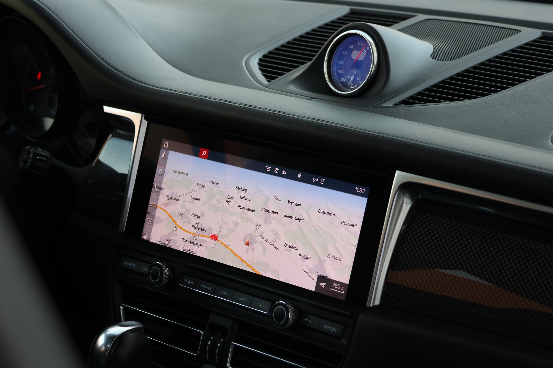 PORSCHE Macan Turbo PDK (CH)-image-20
