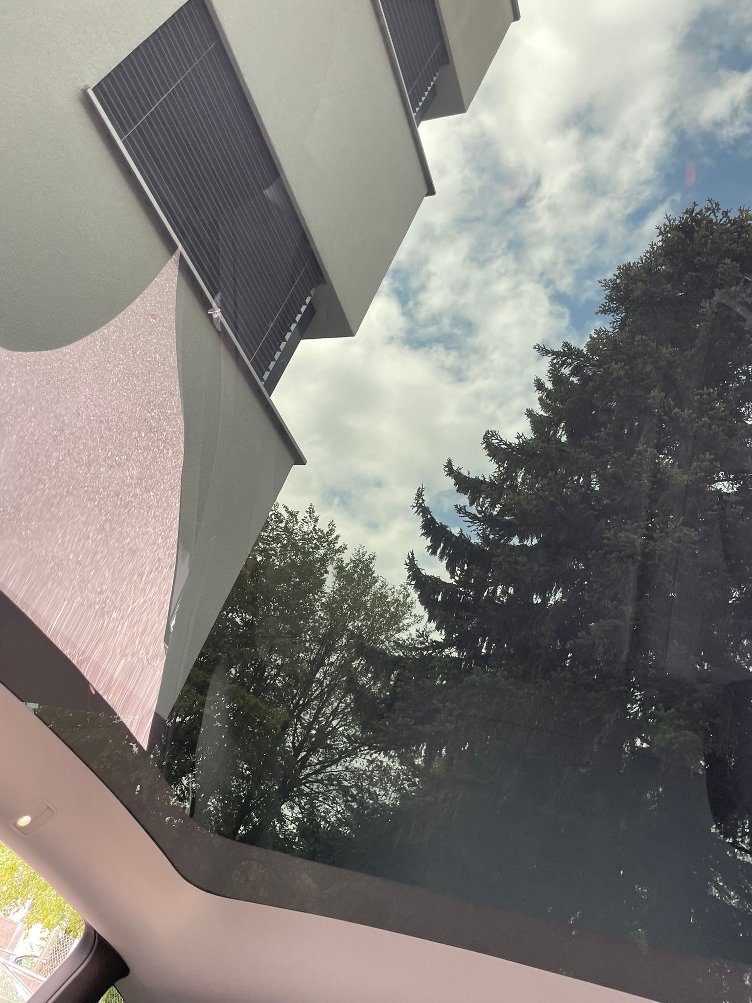 TESLA Model Y Long Range 533 km (WLTP) 514PS All Black Werksgarantie SOH 93%-image-6