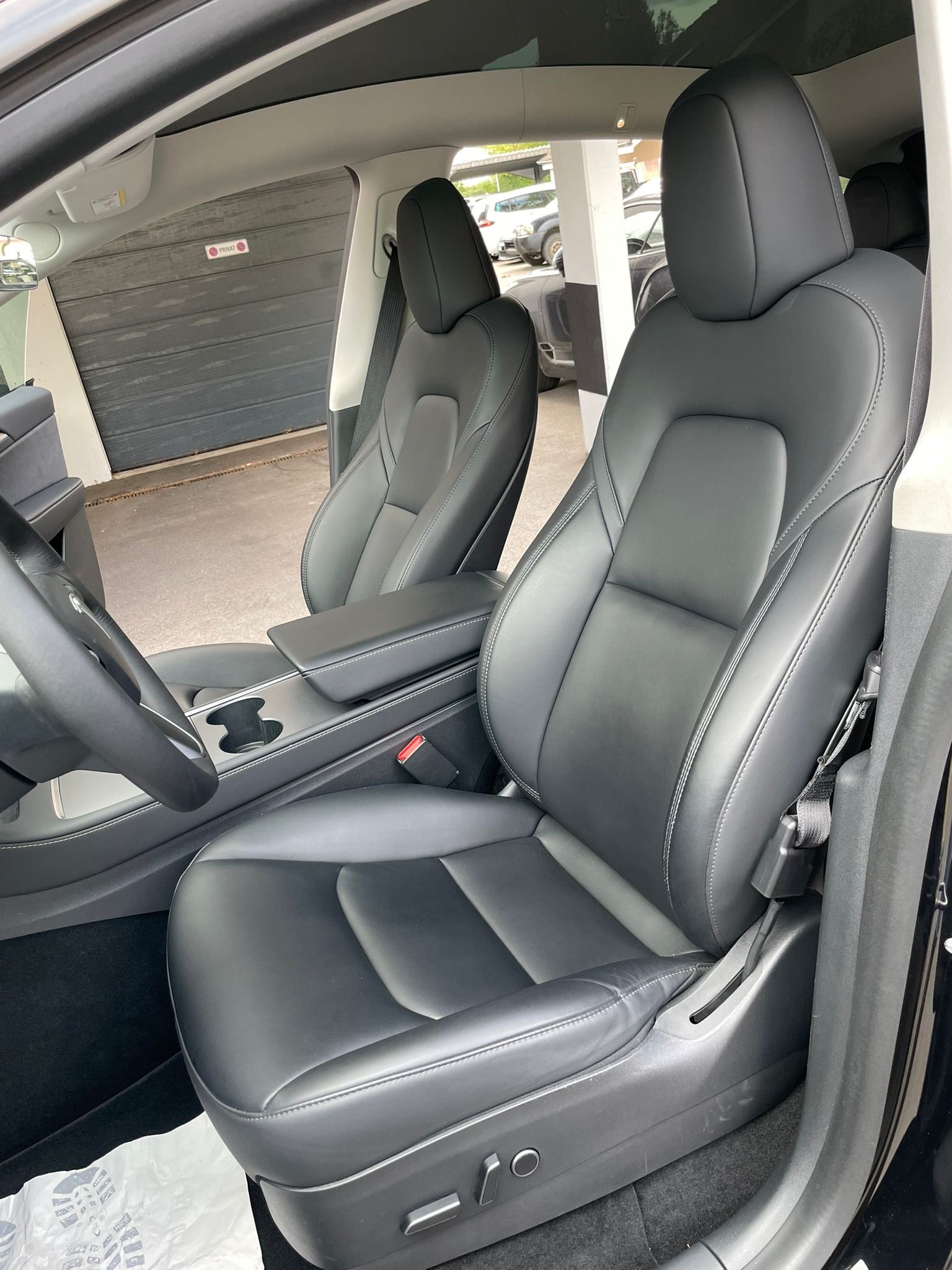 TESLA Model Y Long Range 533 km (WLTP) 514PS All Black Werksgarantie SOH 93%-image-14