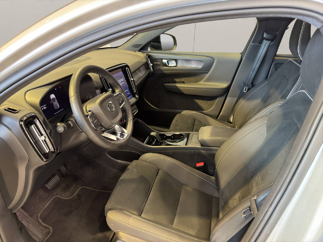 VOLVO C40 P8 Twin Recharge Ultimate AWD-image-4